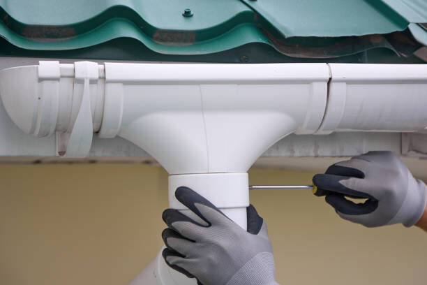 Downspout Cleaning & Repair